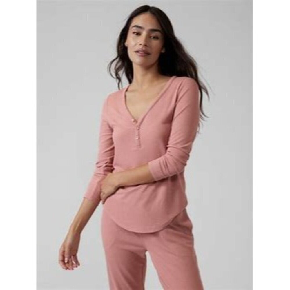 Athleta Wind Down Sleep Top in Pink Small